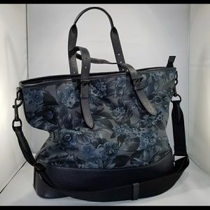 SOLD.....Beautiful Coach Mercer Tote lg